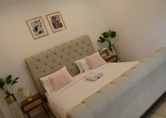 The W House, Luxury 5 Minutes From The *