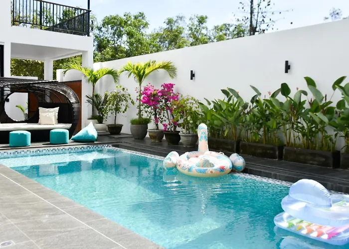 The W House, Luxury 5 Minutes From The