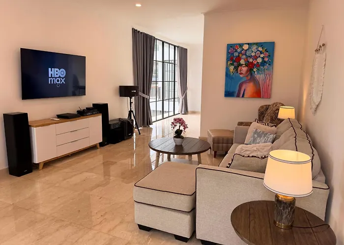 The W House, Luxury 5 Minutes From The *